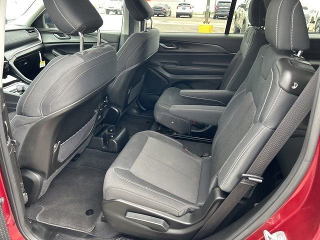 2023 Jeep Grand Cherokee L Laredo 4x4