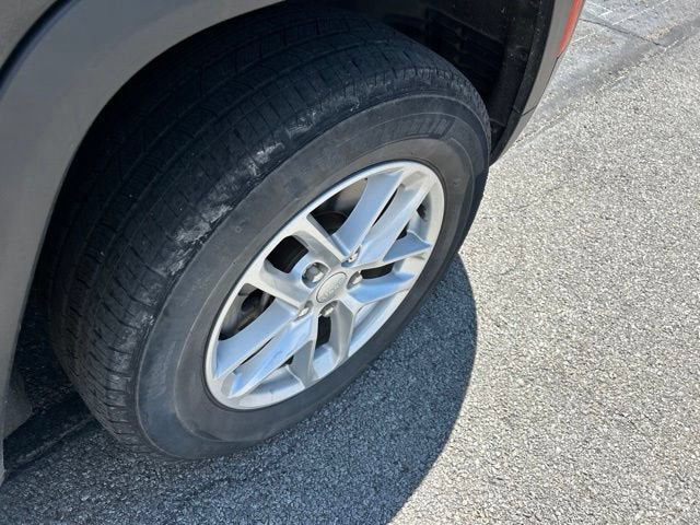 2023 Jeep Grand Cherokee L Laredo 4x4
