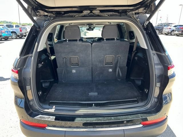 2023 Jeep Grand Cherokee L Laredo 4x4