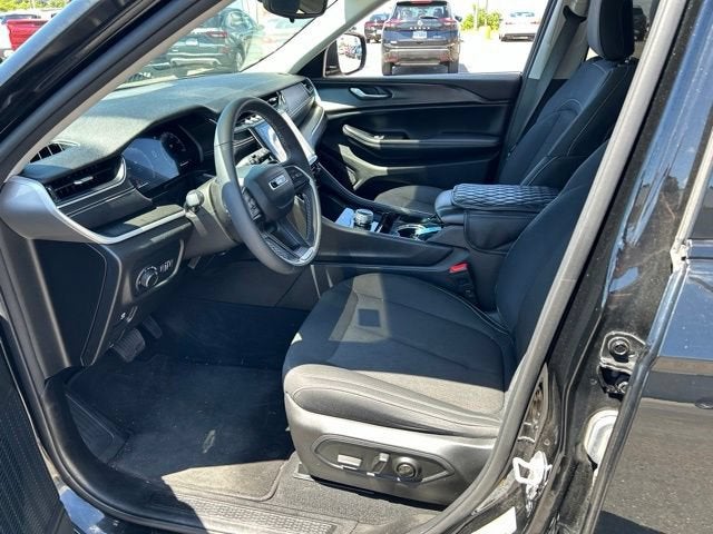 2023 Jeep Grand Cherokee L Laredo 4x4