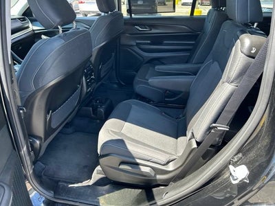 2023 Jeep Grand Cherokee L Laredo 4x4