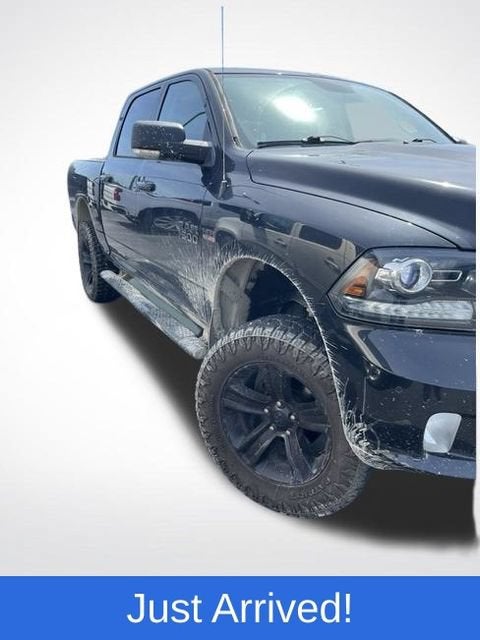 2018 RAM 1500 Night Crew Cab 4x4 5'7" Box