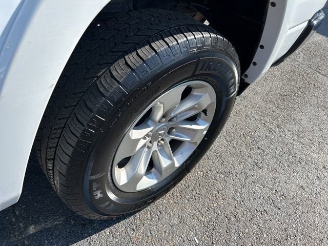 2022 RAM 1500 Laramie Crew Cab 4x4 5'7" Box