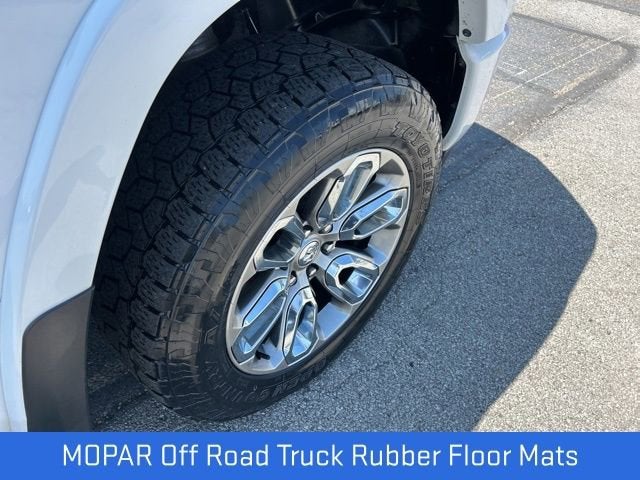 2022 RAM 1500 Laramie Crew Cab 4x4 5'7" Box