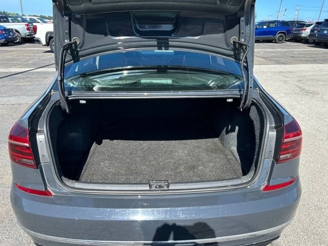 2017 Volkswagen Passat 1.8T R-Line