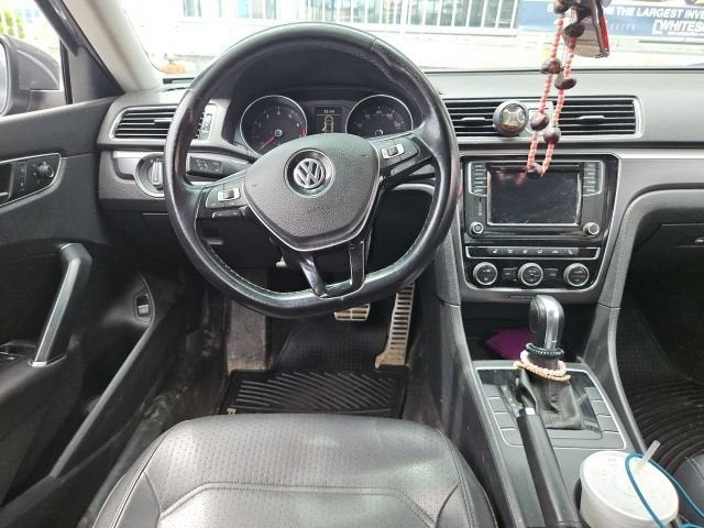 2017 Volkswagen Passat 1.8T R-Line