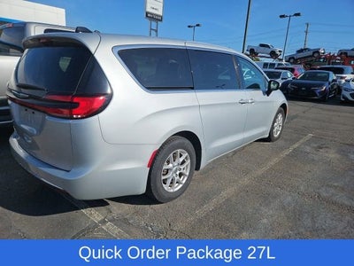 2023 Chrysler Pacifica Touring L