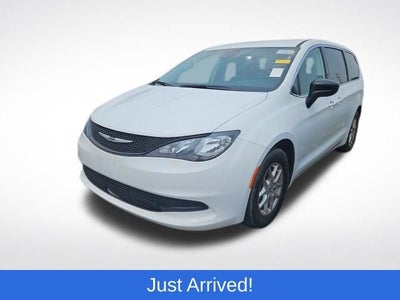 2024 Chrysler Voyager LX