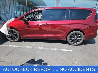 2020 Chrysler Pacifica Touring