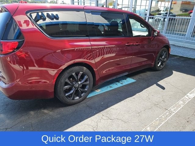 2020 Chrysler Pacifica Touring
