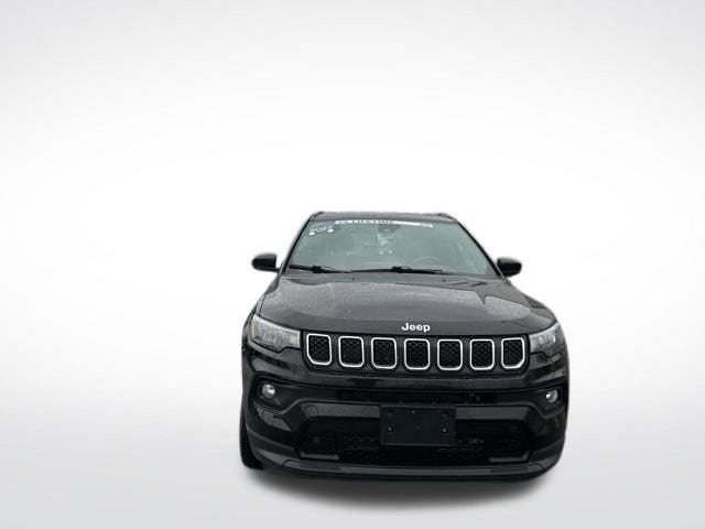 2023 Jeep Compass Latitude Lux FWD