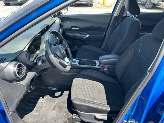 2022 Nissan Kicks SV Xtronic CVT